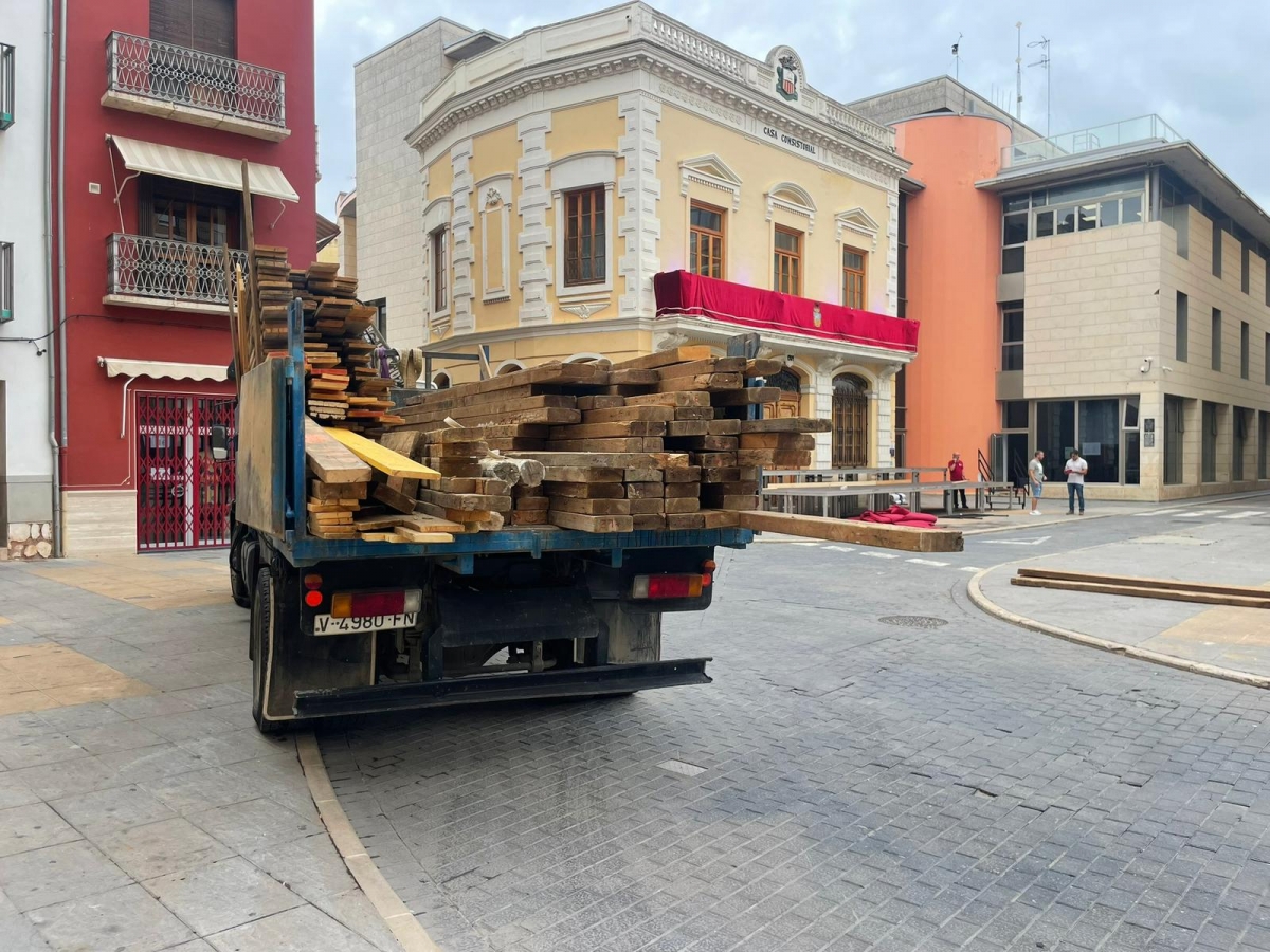 El primer montaje de la Plaça de Bous de Algemesí tras la Dana refuerza las revisiones técnicas de seguridad