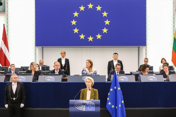 Von der Leyen quiere movilizar 1.800 millones para producir baterías de coche eléctrico en la UE