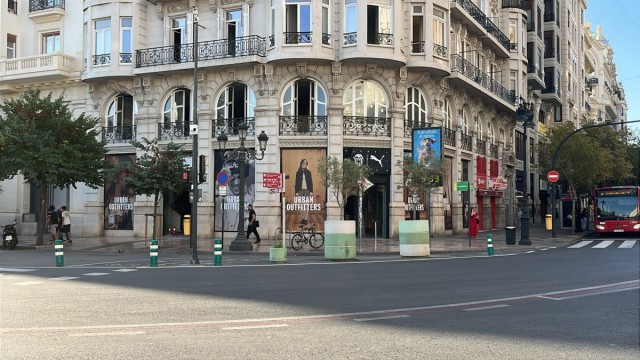 Urban Outfitters aterriza en València: ocupará el antiguo local del VCF en la Plaza del Ayuntamiento