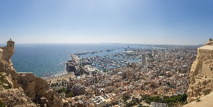 El PP de Alicante exhibe el beneficio de la rebaja del IBI, aún por aprobar: llegará a 336.409 recibos