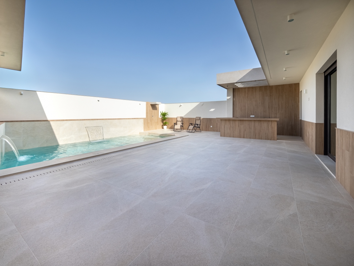 Una casa en Las Torres de Cotillas que se presenta nada más entrar: elegante, funcional y con un patio que es un oasis