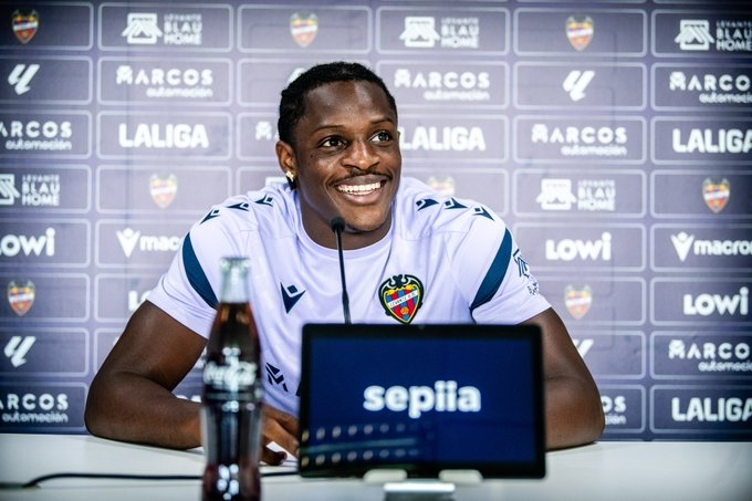 Etta Eyong: “Elegí venir al Levante UD para crecer y ayudar al equipo a crecer”