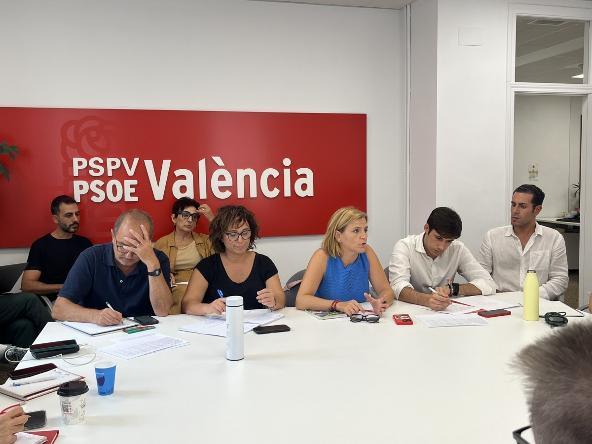 Bernabé se afana en escenificar su control sobre el grupo municipal del PSPV en València