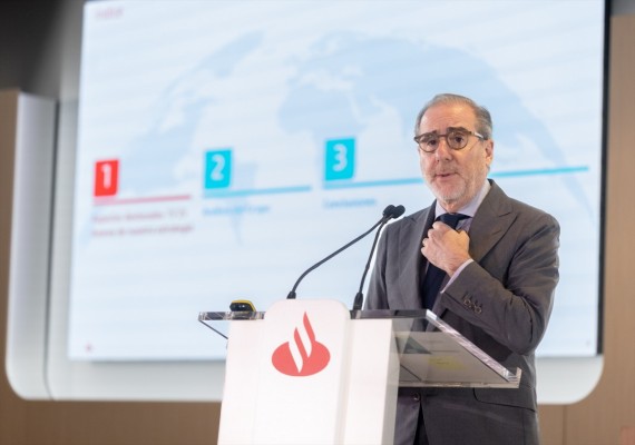 Bruselas autoriza la venta de la filial polaca de Santander a Erste por 6.800 millones