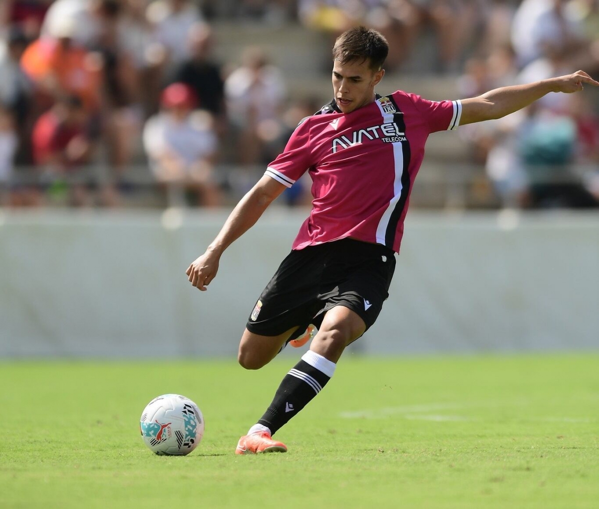 El central Marco Carrascal estará de baja entre cuatro y seis meses por lesión en el Efesé