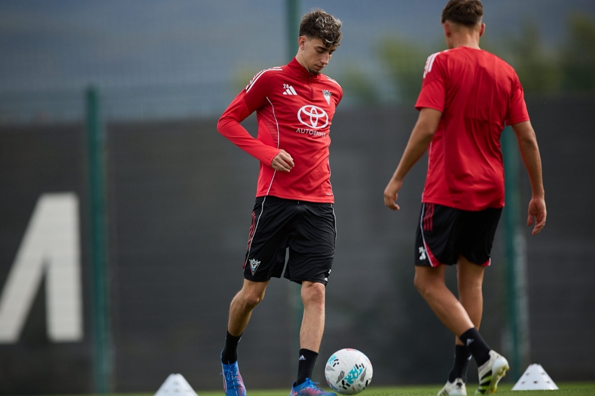 Iker Córdoba comienza bien en Miranda y llama la atención en España e Inglaterra