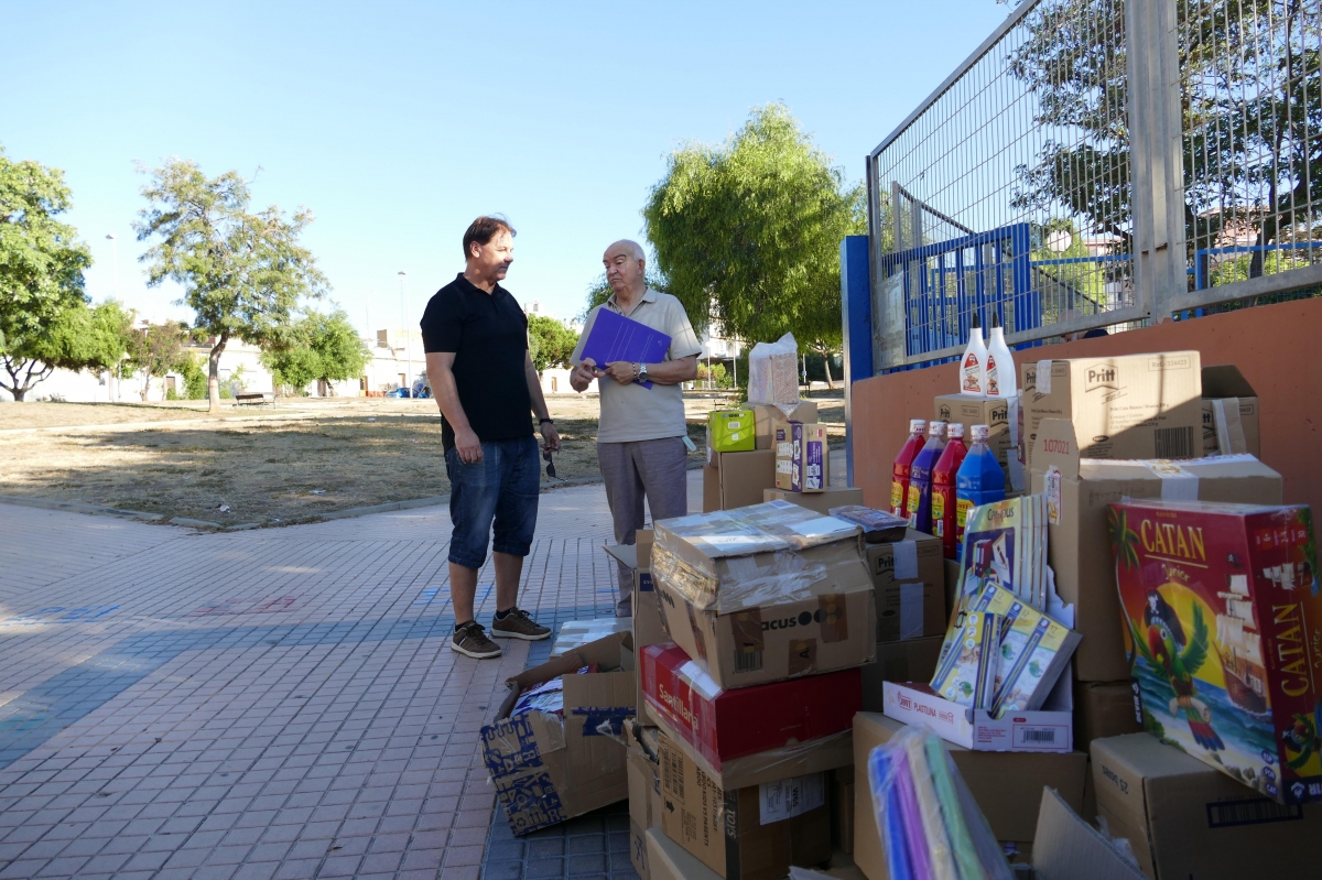 Mochilas llenas de igualdad: la Fundación La Isla dona 10.000 euros en material escolar al colegio de Santa Lucía