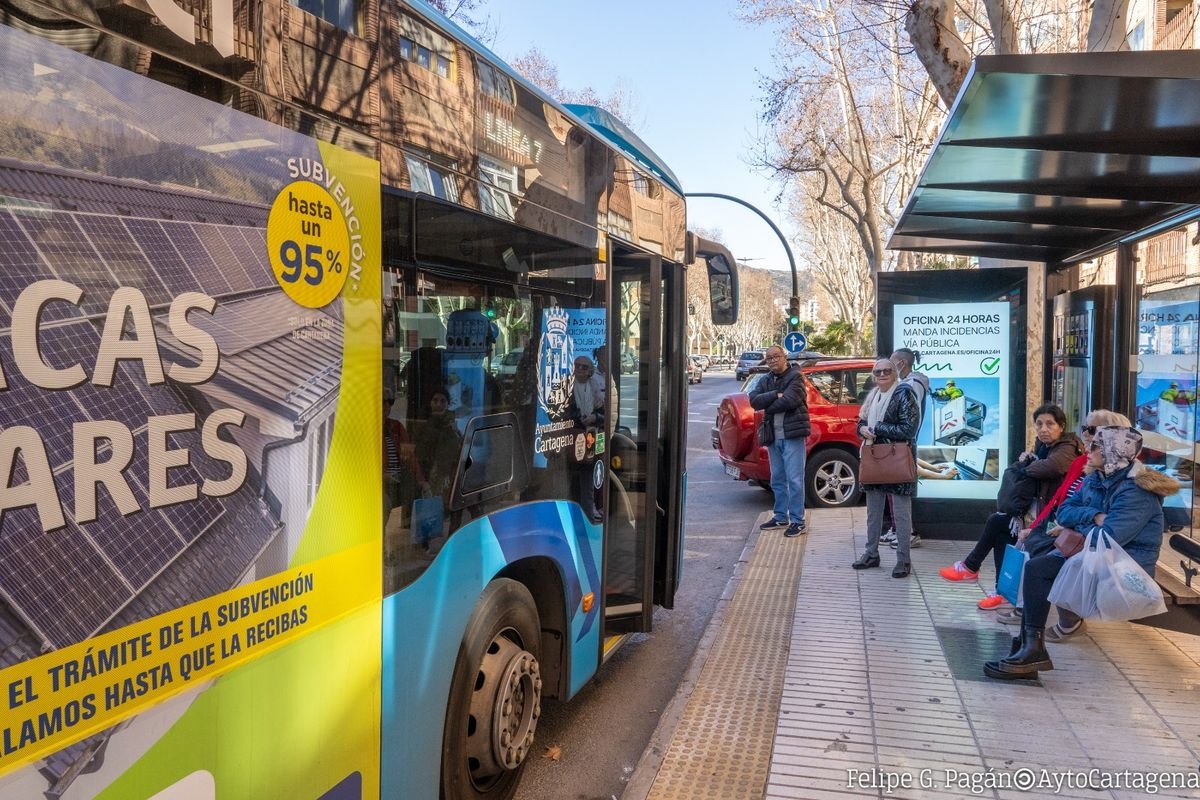 Cartagena instalará 172 nuevas marquesinas de bus y más de 100 mupis publicitarios