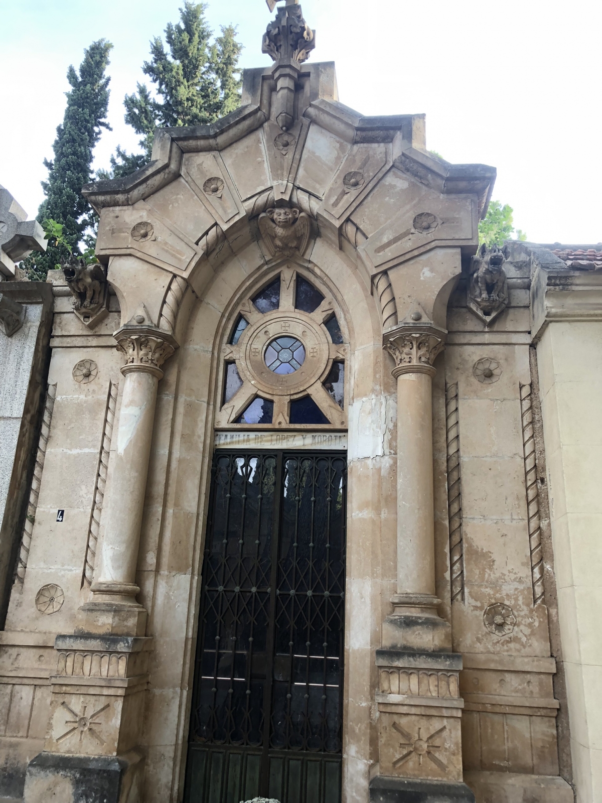 Mausoleo López y Morote