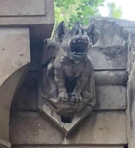 Gárgolas del mausoleo López y Morote