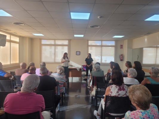El Ayuntamiento de Benetússer organiza una acción colectiva de arte público de homenaje a las víctimas de la Dana
