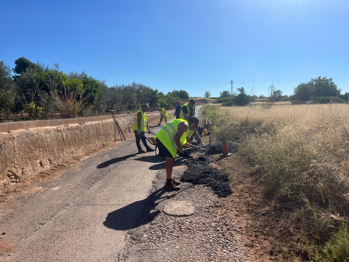 La Vall d’Uixó mejora 47 caminos rurales para ponerlos a punto para la campaña citrícola
