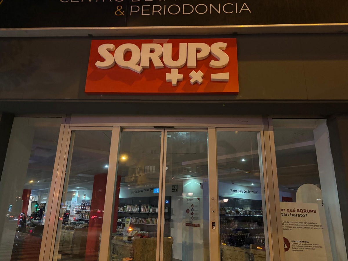 Nueva tienda de Sqrups en la antigua oficina de BBVA en la avenida Aguilera en Alicante.