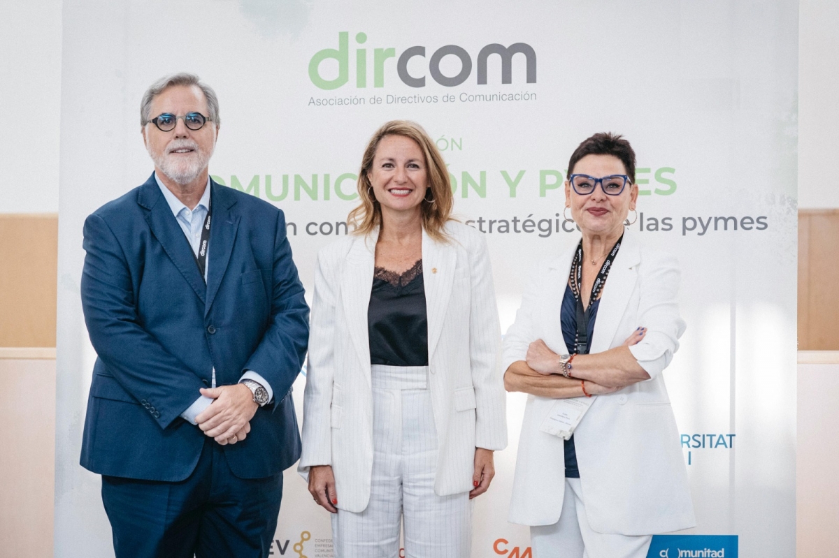 La alcaldesa, en las jornadas de Dircom.