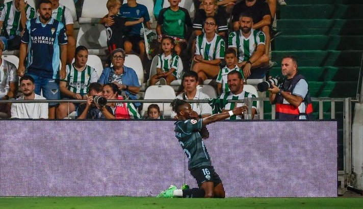 Cipenga, tras marcar ante el Córdoba. - Foto: LaLiga