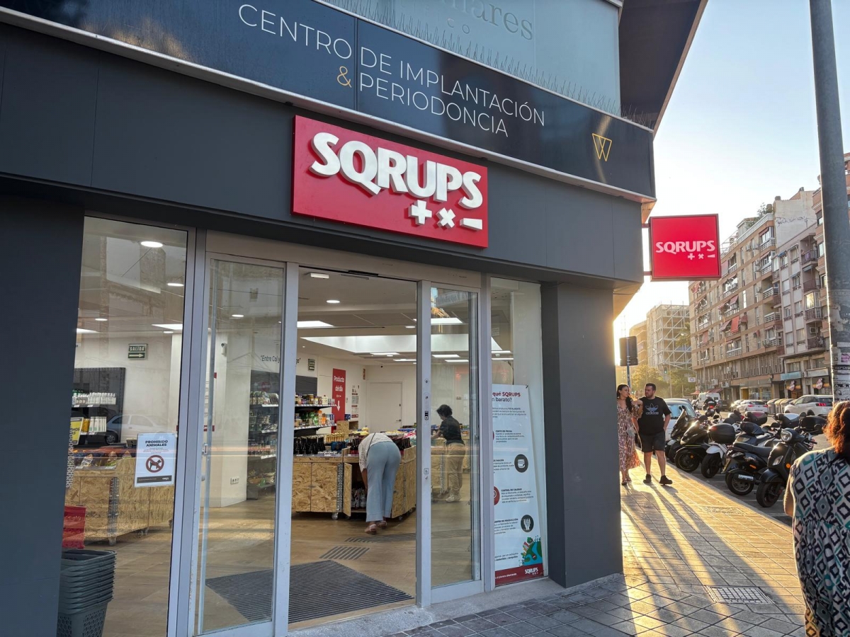 Sqrups sigue relevando a Domti y 'revive' la antigua oficina del Santander en la avenida de Aguilera