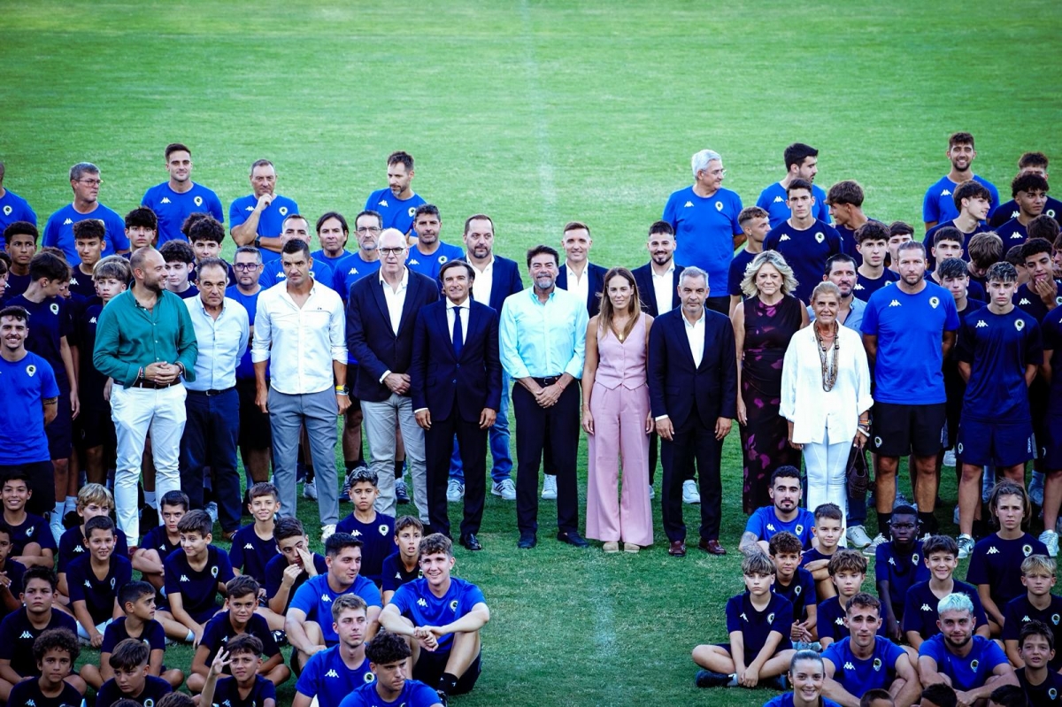 Un momento del acto de presentación, en el Rico Pérez. - 