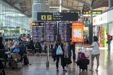 El aeropuerto de Alicante-Elche también supera los 2 millones de viajeros en agosto y suma ya 13,4