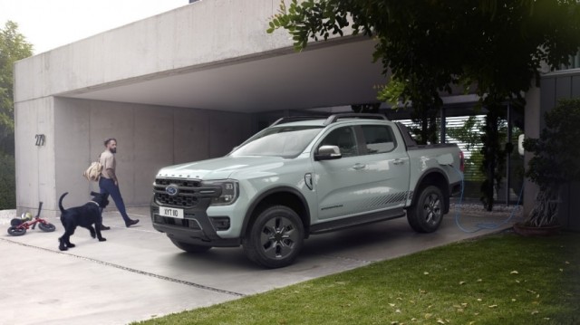 Ford Pro presenta el Ranger híbrido enchufable para revolucionar el sector de las pick-up en Europa