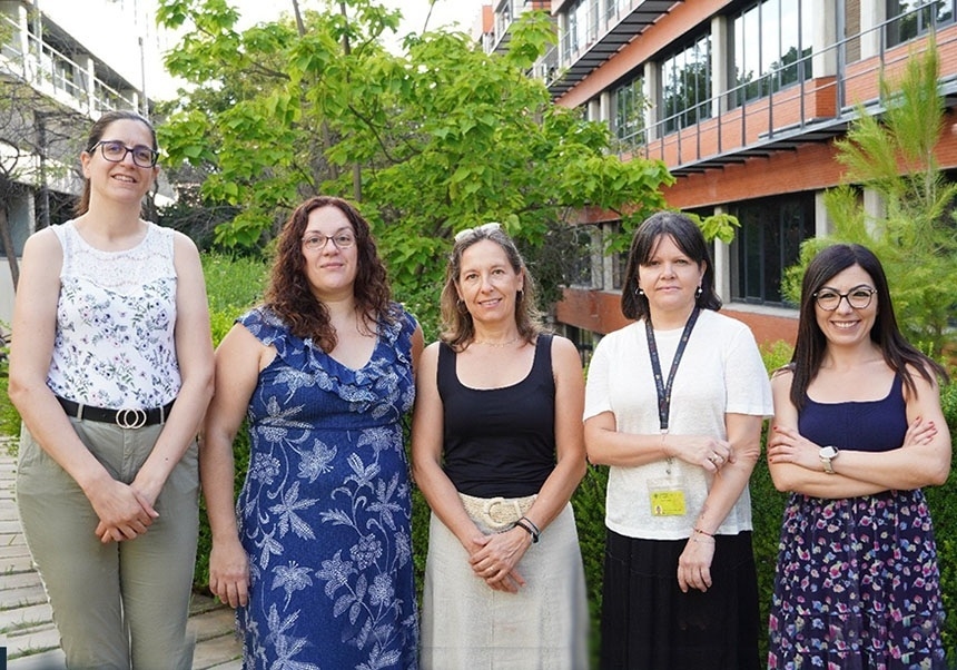 Desarrollan un sistema que emplea la nanociencia y fotoquímica para mejorar la reparación de daños en el ADN