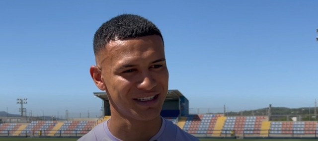 Kervin Arriaga se ejercita con el resto de sus compañeros