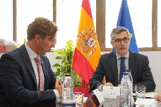 El presidente del TSJ reclama al ministro Bolaños "medidas urgentes" para acabar con el "déficit histórico" de jueces en la Región