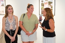 Kmy Ros invita en la Sala Escena a redescubrir Benicàssim desde una mirada íntima y estética