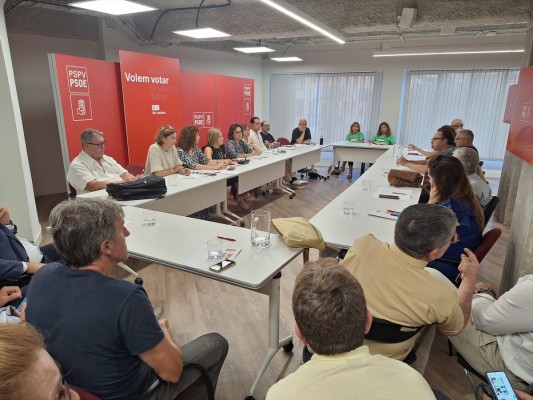 Bernabé anuncia una plataforma para denunciar deficiencias en colegios de València 