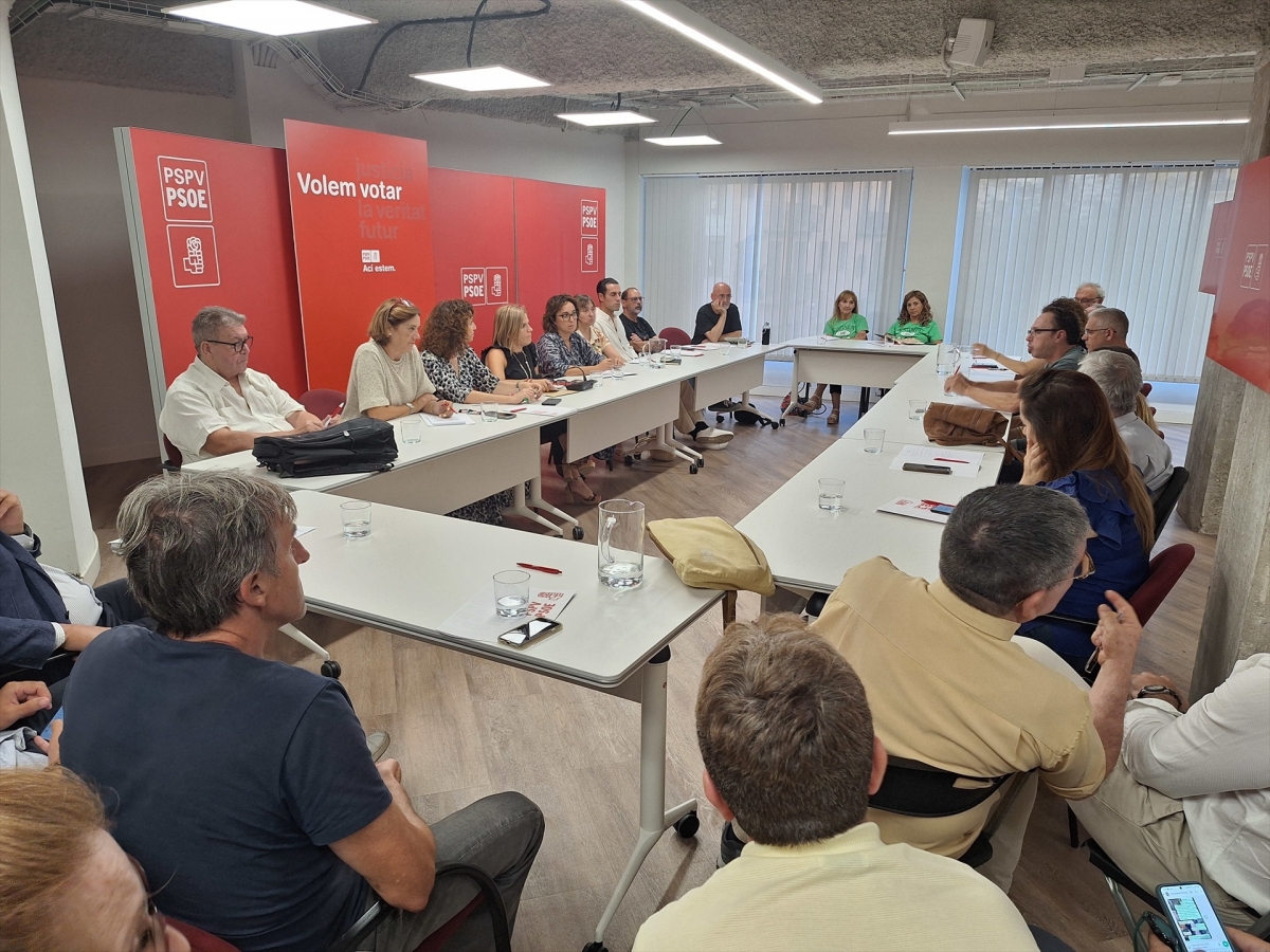 Bernabé anuncia una plataforma para denunciar deficiencias en colegios de València 