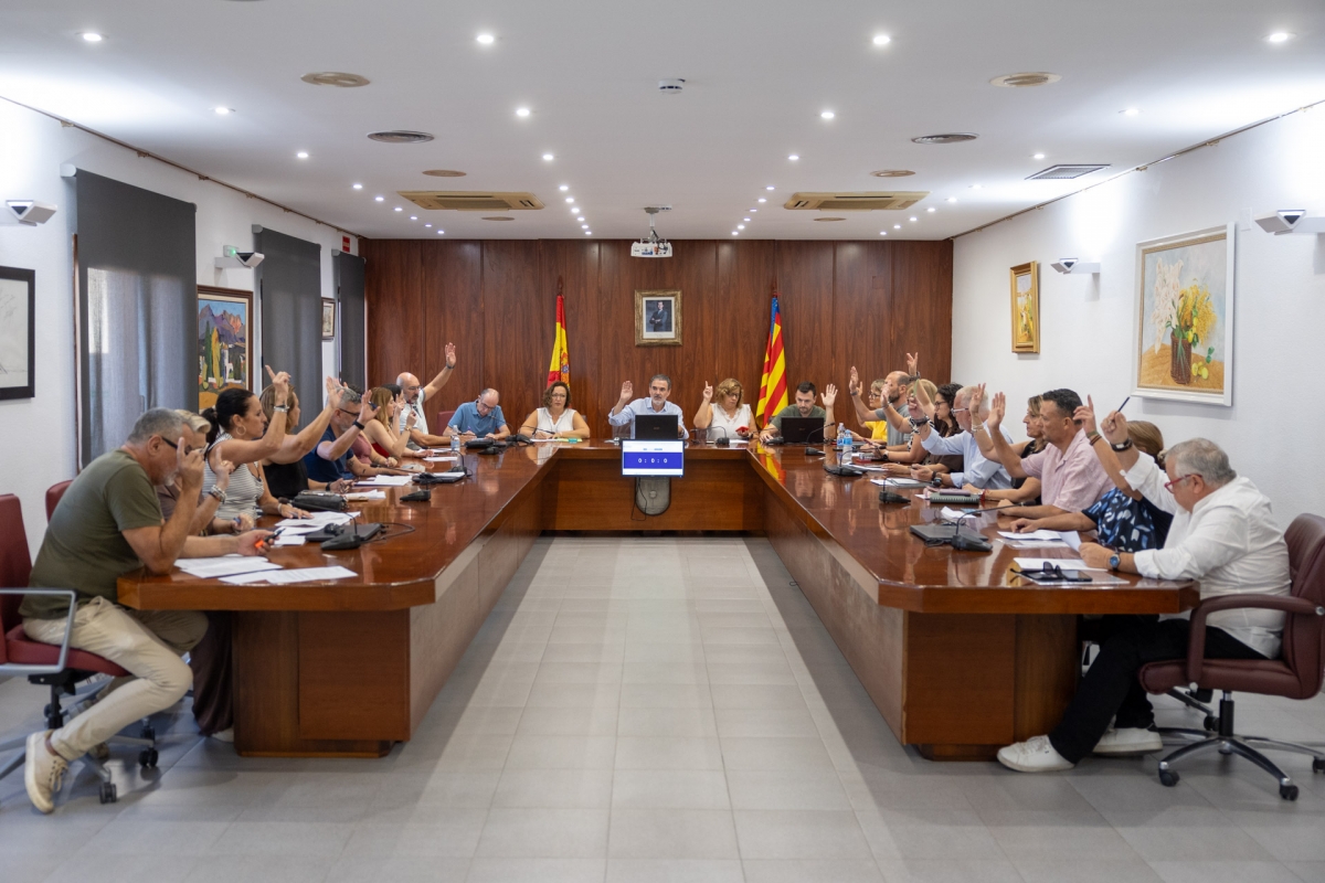 L'Alfàs adjudica a Criskemills la cesión de la gestión de los servicios de temporada en la playa de l'Albir