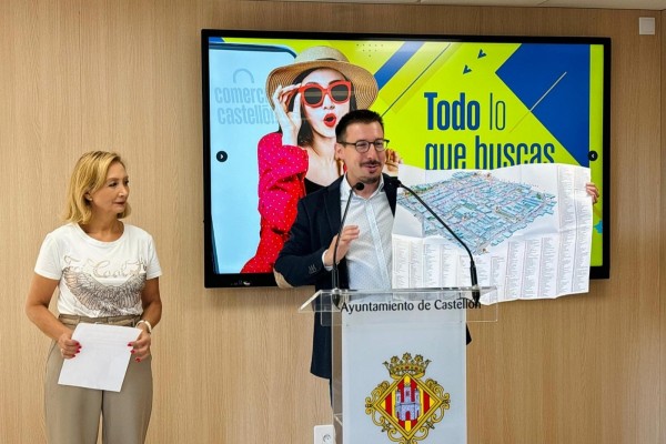 Castelló elabora un folleto único con los 711 negocios del centro para acercar la oferta local