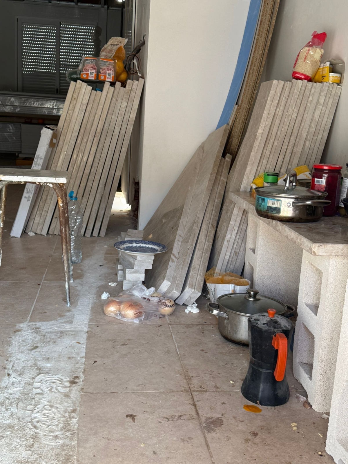 Una vivienda de la fase dos, un mes después de la fecha de entrada.