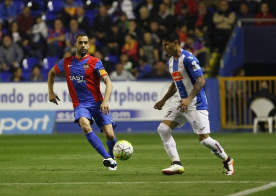 Juanfran, al margen del grupo en la vuelta al trabajo del equipo