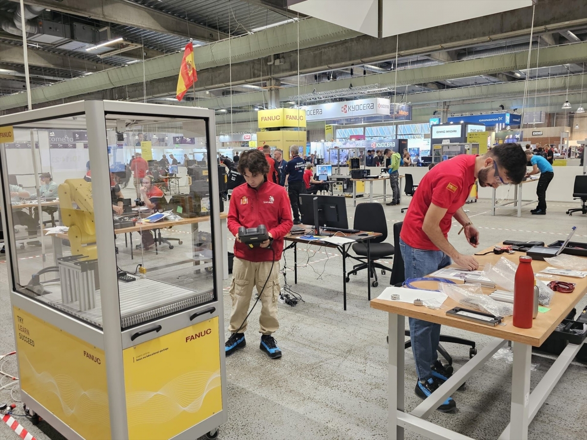 Tres estudiantes de FP de la Comunitat Valenciana compiten con el equipo español en Euroskills 2025 en Dinamarca