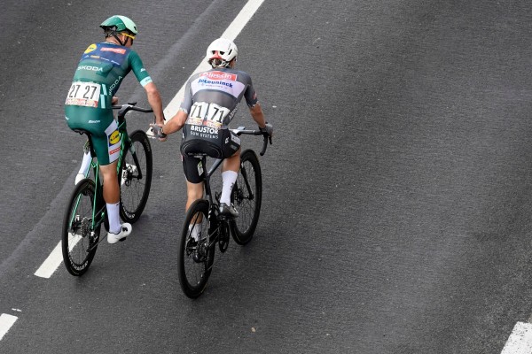 Philipsen degusta un triplete en Guijuelo, Vingegaard 4 segundos más líder