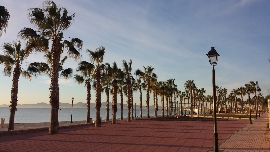 Los Alcázares ya prepara la remodelación del paseo marítimo con un carril bici