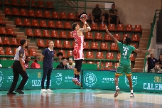 El UCAM CB sigue apuntando alto en su pretemporada y arrasa a Le Portel en Francia