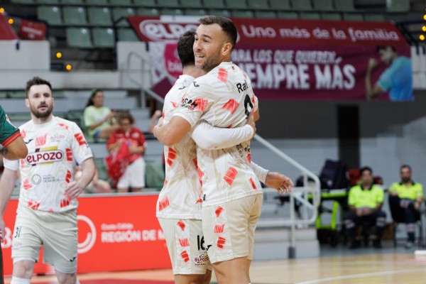 ElPozo vence al Noia con autoridad y firme en defensa para seguir su progresión