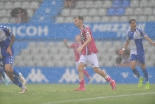 Suspendido el Sabadell-Efesé por la lluvia sin goles aún en la primera parte en la Nova Creu Alta