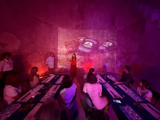 'Agua para chocolate' arrasa en Pozos de Garrigós: éxito de una experiencia sensorial inédita en Alicante