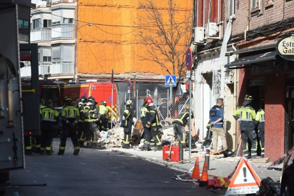 Hallado el cuerpo sin vida de un hombre bajo los escombros de la explosión en un bar de Madrid