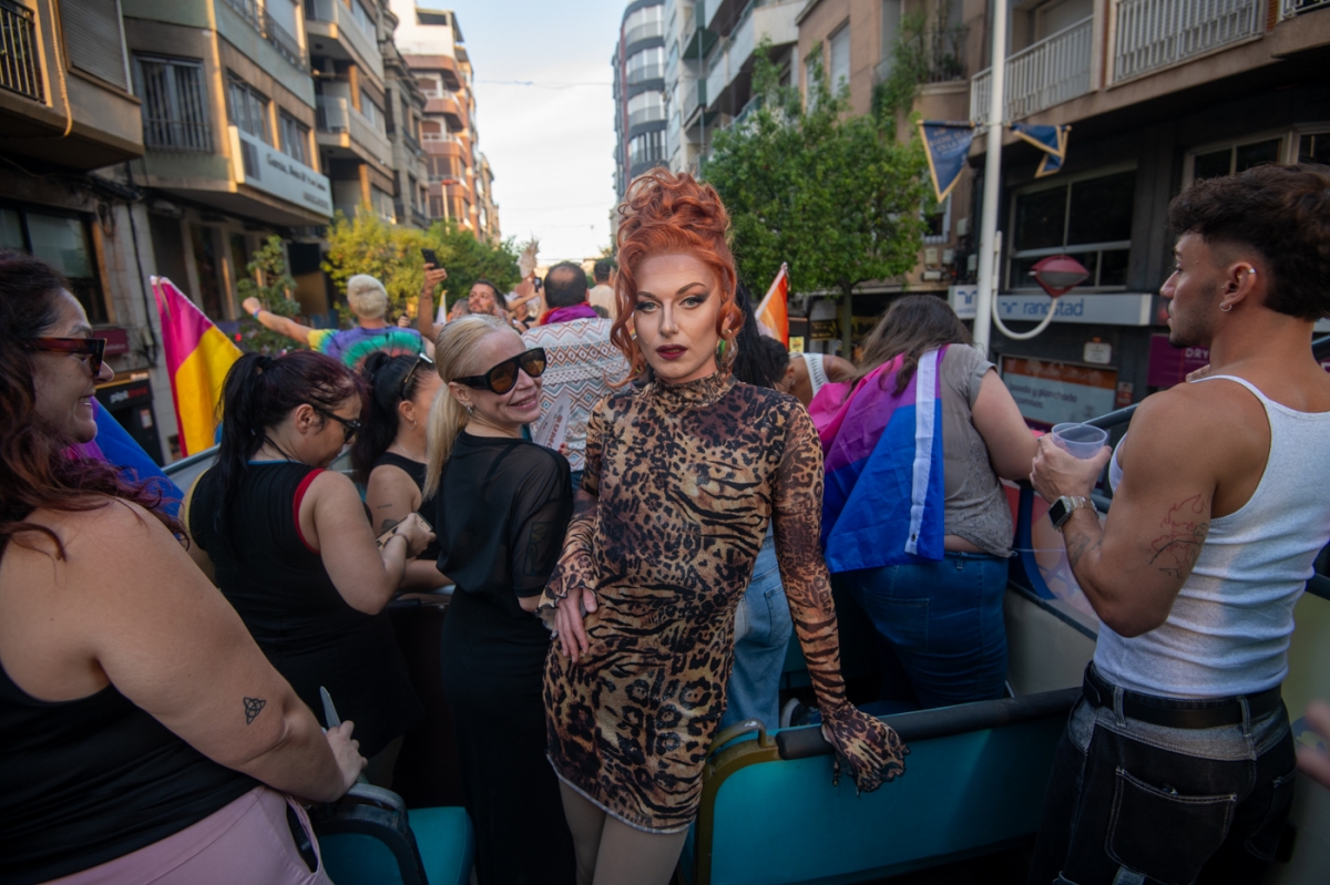 Manifestación del Orgullo LGTBIQ+ en Elche 2025. - Foto: RAFA MOLINA Manifestación del Orgullo LGTBIQ+ en Elche 2025.