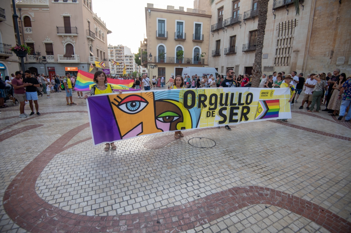 Manifestación del Orgullo LGTBIQ+ en Elche 2025. - Foto: RAFA MOLINA Manifestación del Orgullo LGTBIQ+ en Elche 2025.