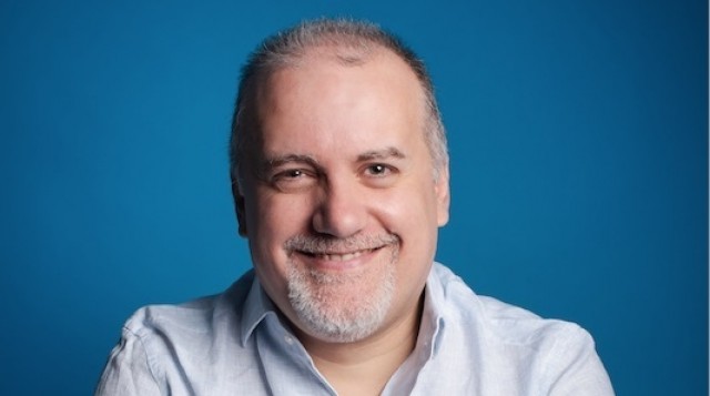 El pianista Josu de Solaun llega al Teatro Principal de Alicante para presentar 'Sombras y resplandores'