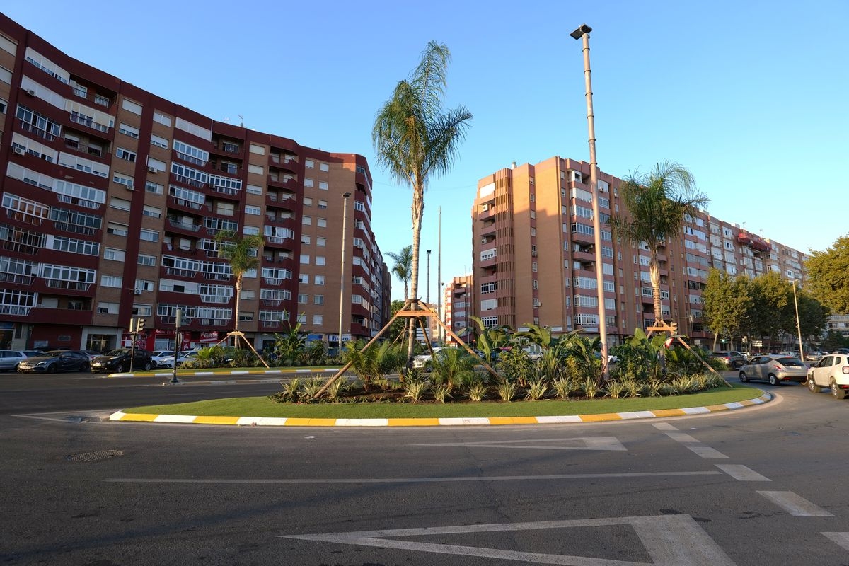 Cartagena reestrena una Plaza Alicante renovada para dar lustre a la entrada de la ciudad
