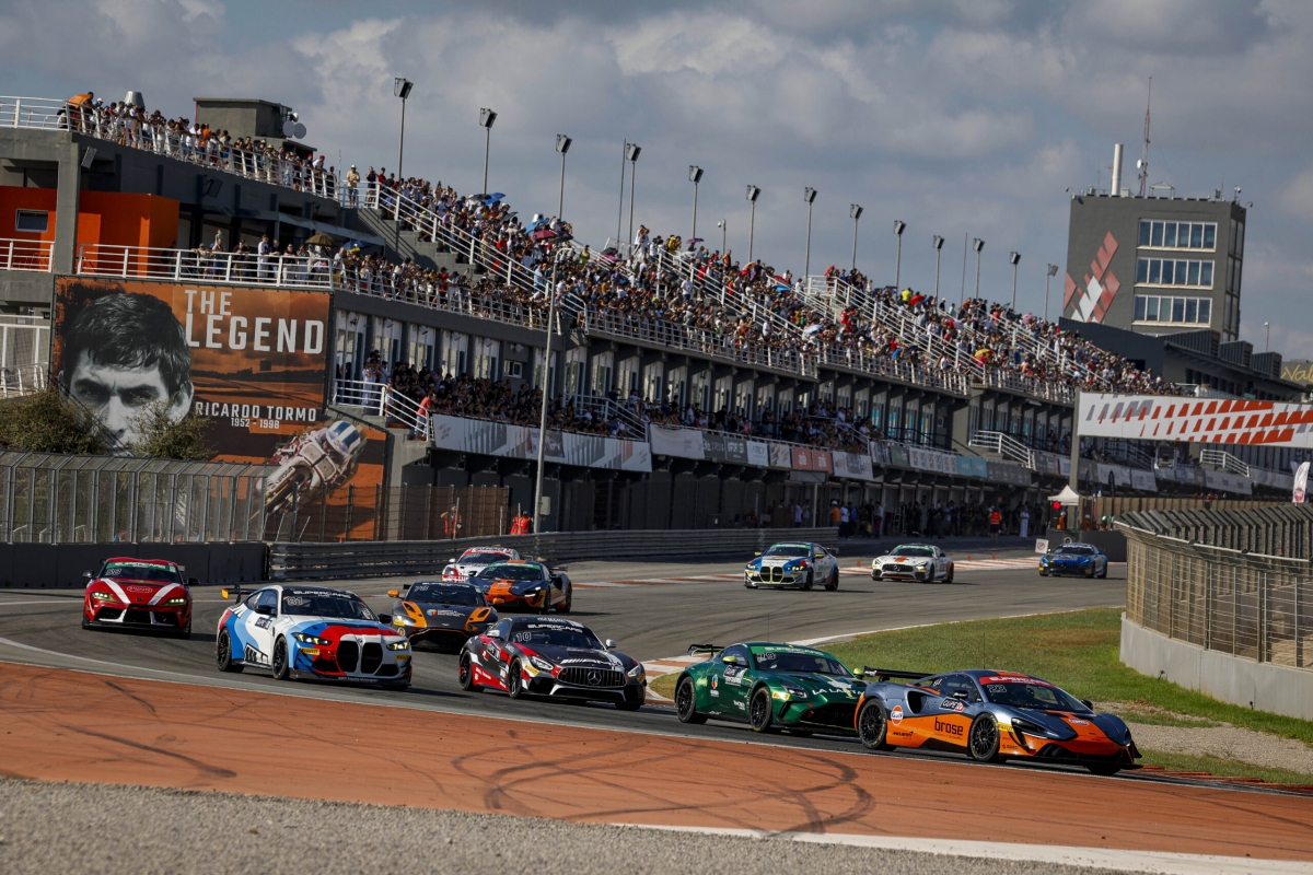 Nerea Martí y José de los Milagros ganan las carrera de Supercars del Iberian Racing Festival