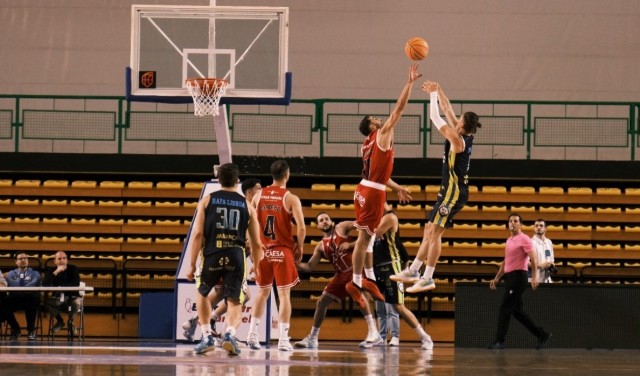 El Odilo Cartagena debuta en la Primera FEB con una clara derrota por 101-73 en Ourense 