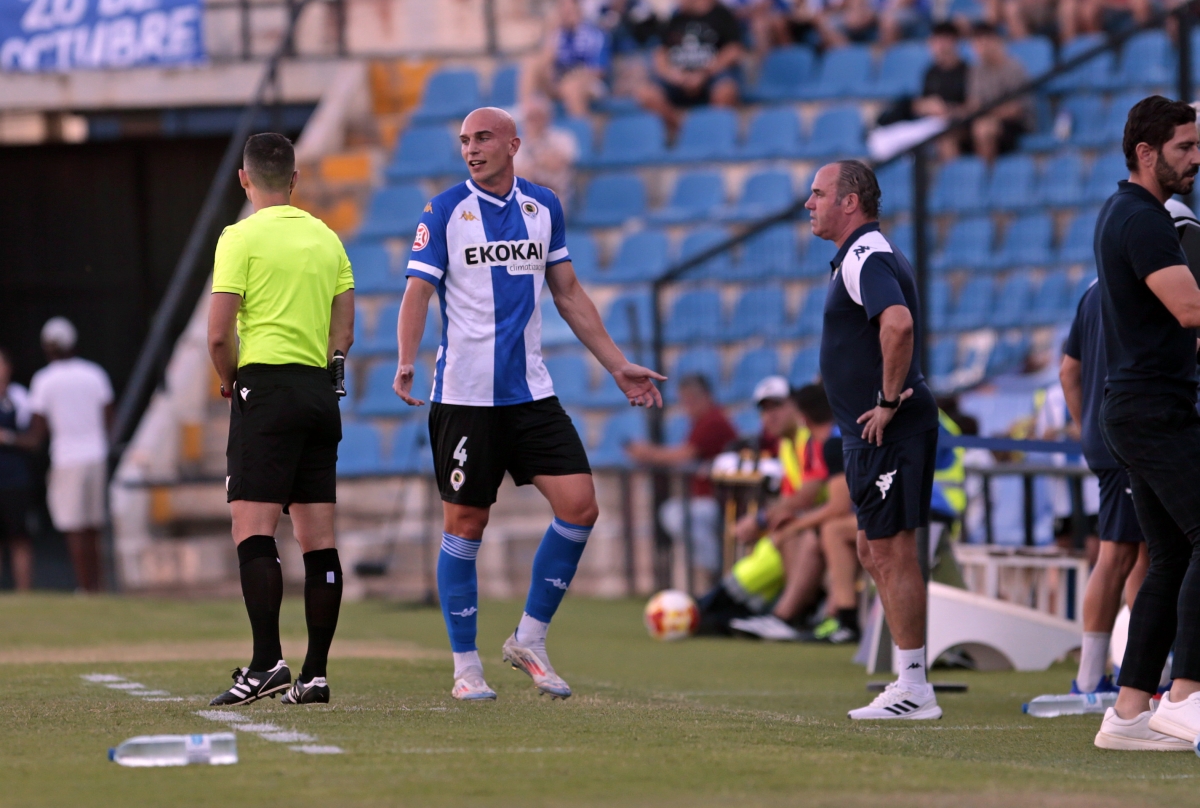 Rentero, tras su expulsión ante el Algeciras CF - Foto: PLAZA