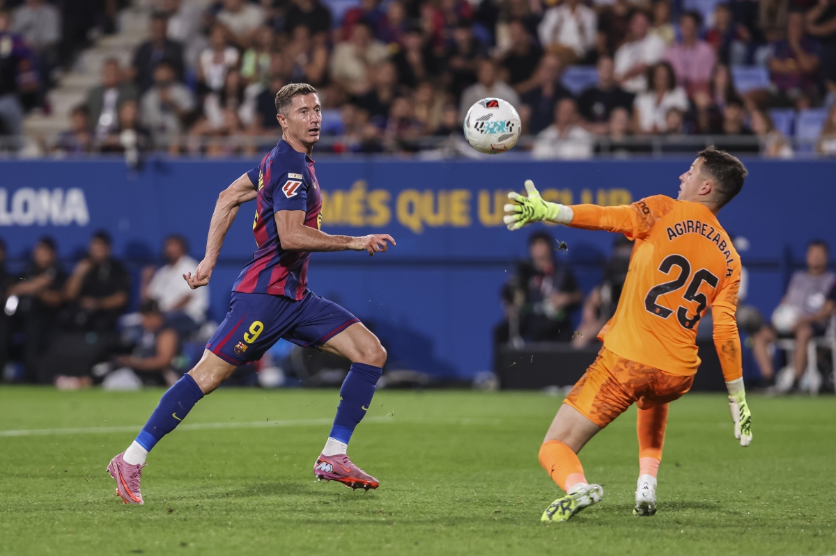 El Valencia acumula los peores resultados de su historia con el Barcelona