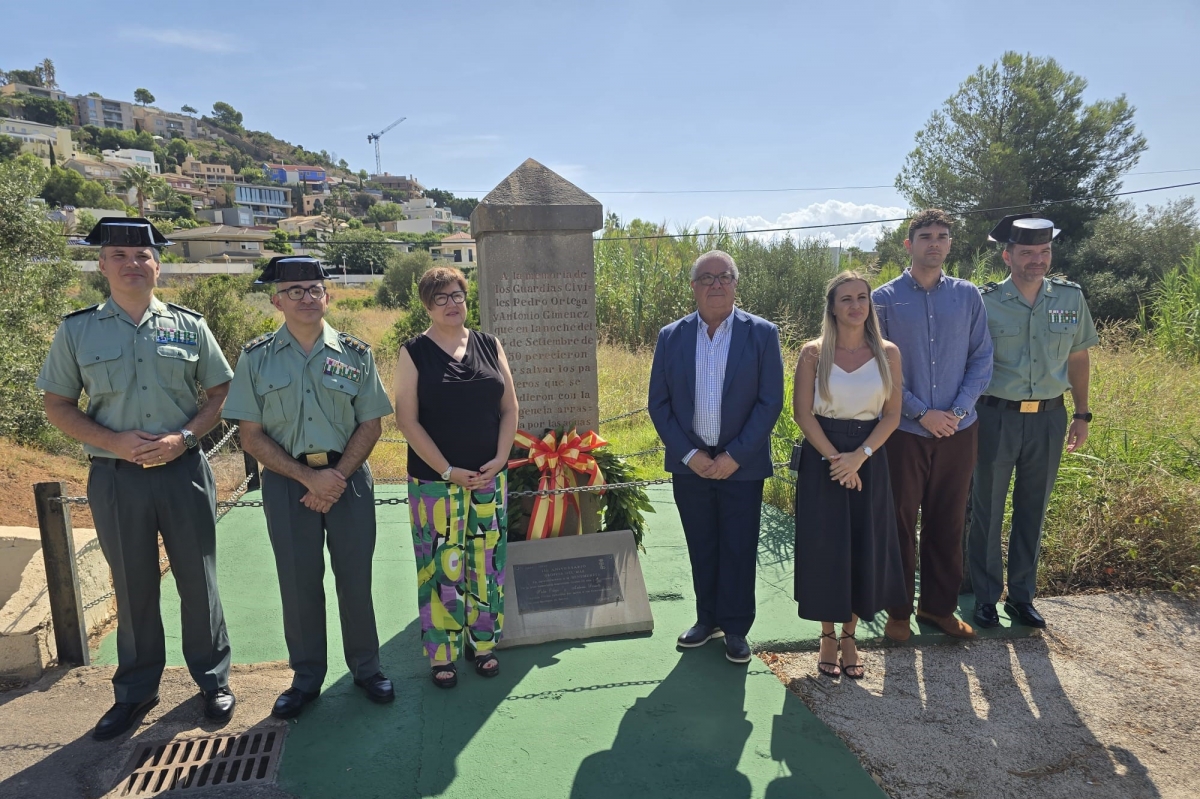 Oropesa rinde homenaje a los dos primeros guardias civiles fallecidos en acto de servicio humanitario